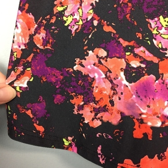 FABLETICS Mosa Tank Top in Impasto Floral Print - Picture 7 of 11